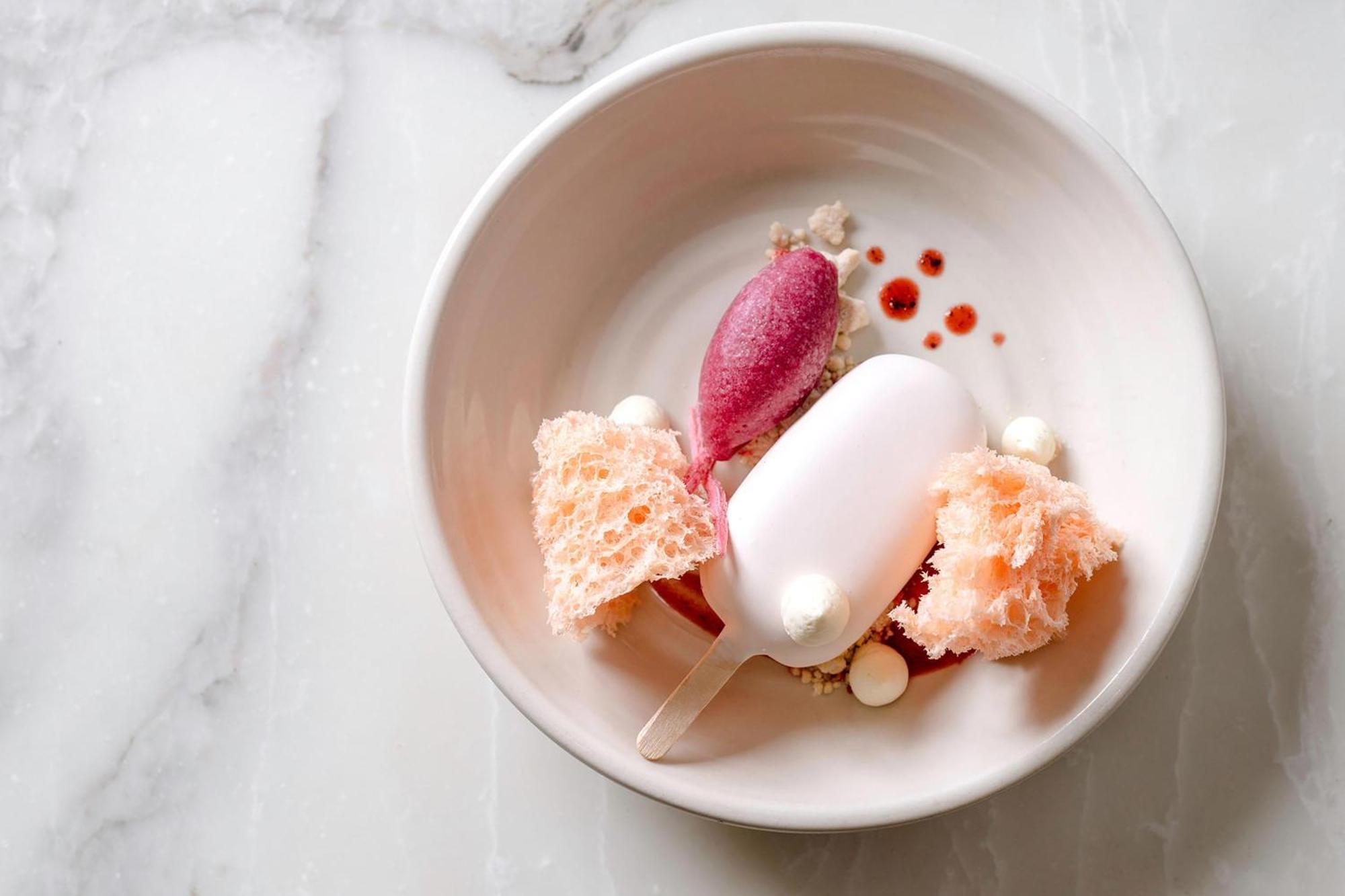 The Westin Melbourne Hotel Kültér fotó A dessert at the restaurant